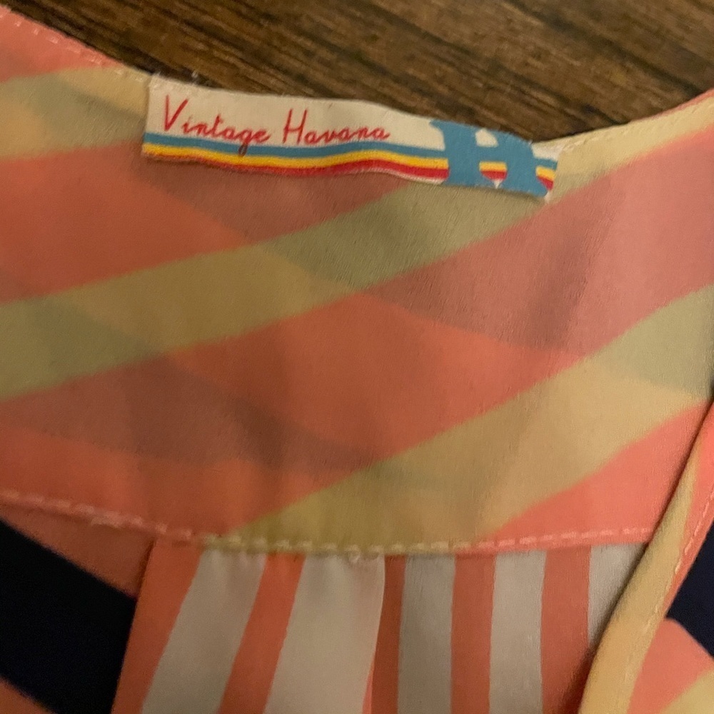 Beautiful vintage Havana front tie button down M - Picture 5 of 7